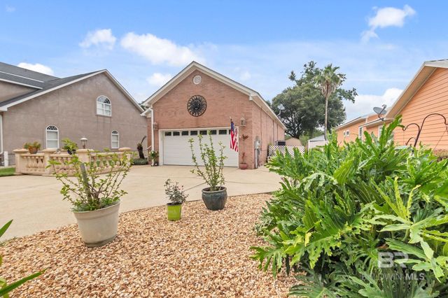 646 W Canal Drive, Gulf Shores, AL 36542