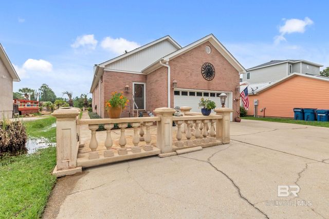 646 W Canal Drive, Gulf Shores, AL 36542