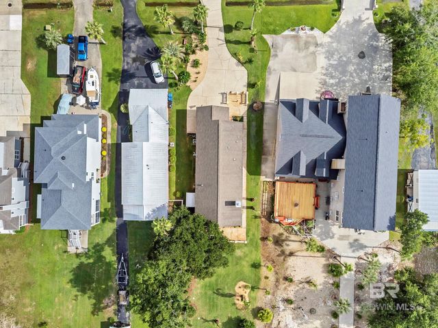 646 W Canal Drive, Gulf Shores, AL 36542