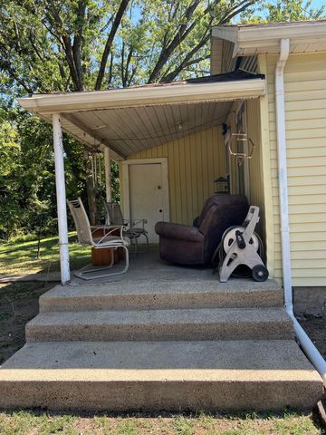 1716 E Riverside Drive, Evansville, IN 47714