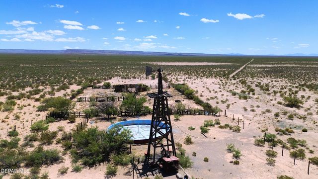 710 Mira Grande Avenue, Fabens, TX 79838