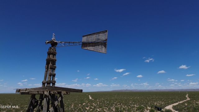 710 Mira Grande Avenue, Fabens, TX 79838