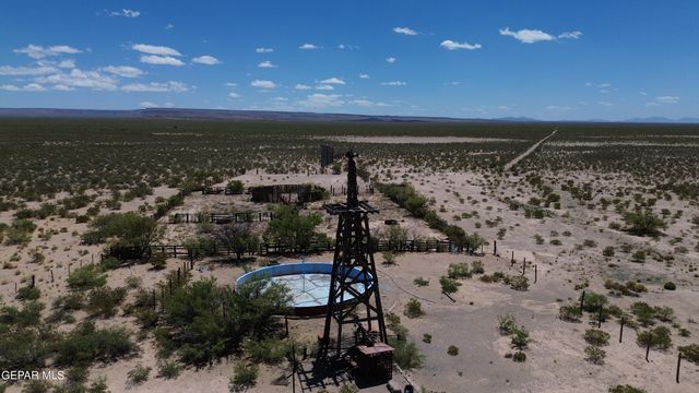 710 Mira Grande Avenue, Fabens, TX 79838