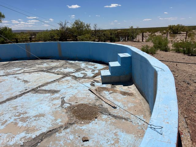 710 Mira Grande Avenue, Fabens, TX 79838