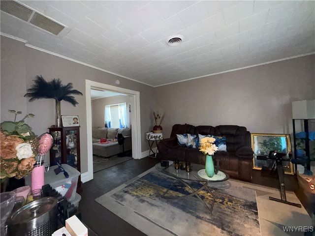 14 Longnecker Street, Buffalo, NY 14206