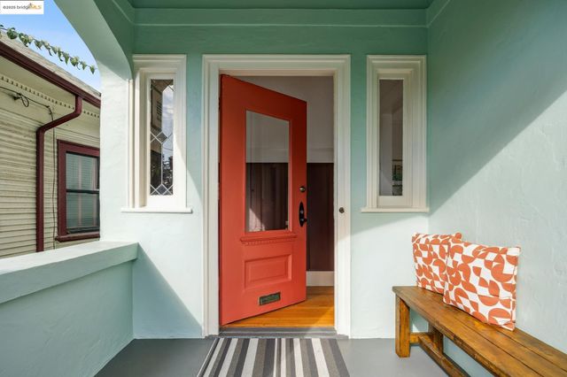 402 36Th St, Oakland, CA 94609