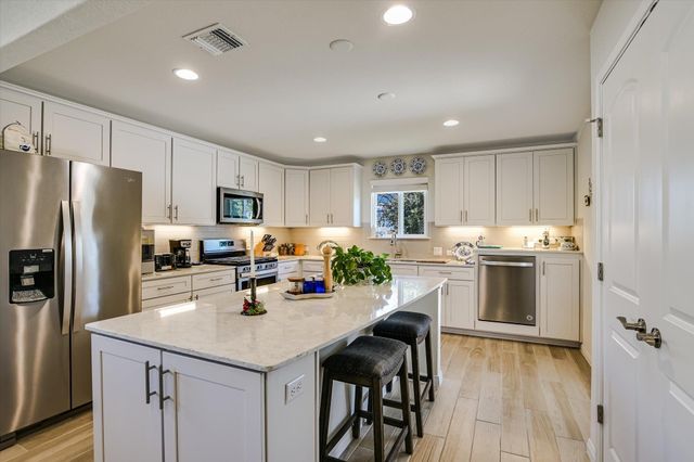 112 Yorktown ST, Georgetown, TX 78633