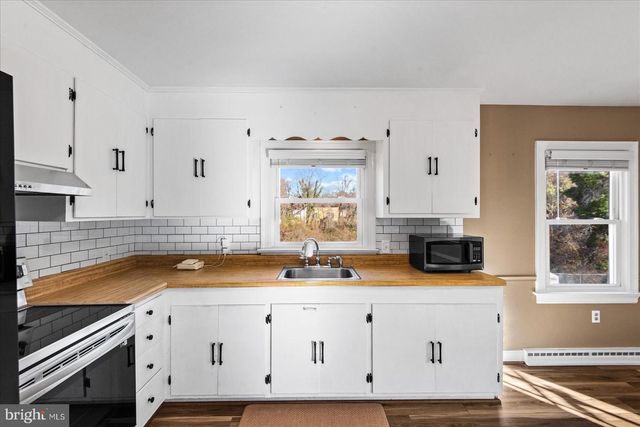 115 OAK RIDGE ST, Bowling Green, VA 22427