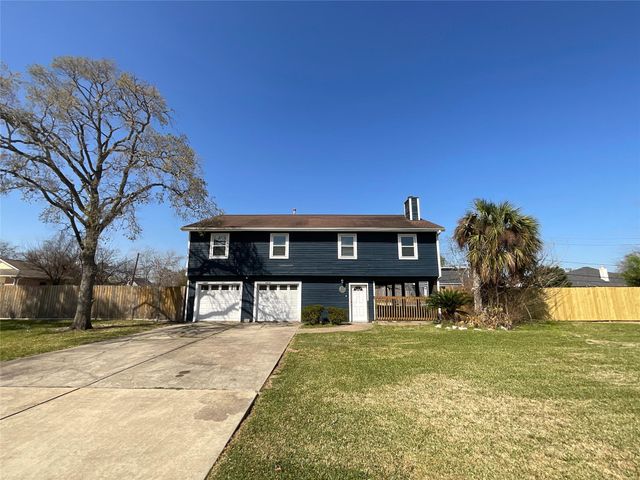 502 Oakdale Street, Shoreacres, TX 77571