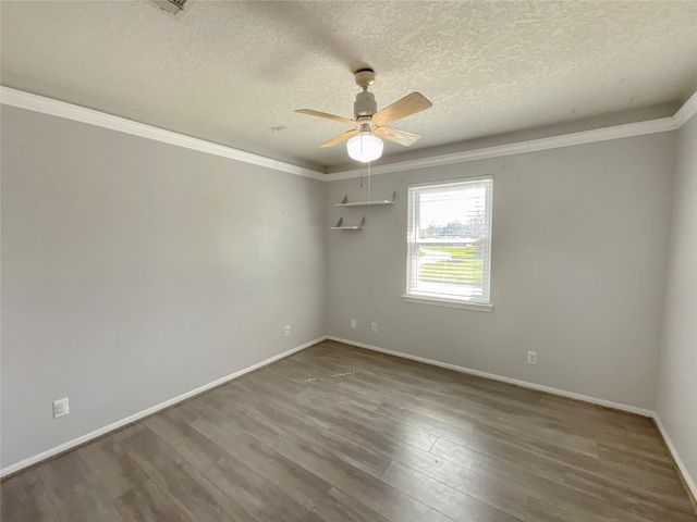502 Oakdale Street, Shoreacres, TX 77571