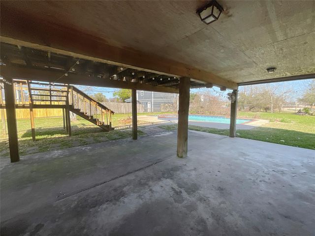 502 Oakdale Street, Shoreacres, TX 77571