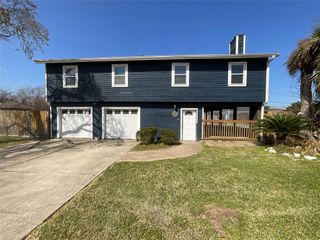 502 Oakdale Street, Shoreacres, TX 77571