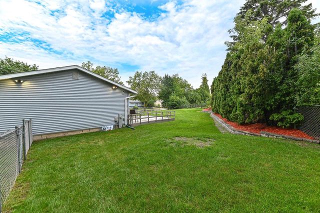 9014 W Dallas STREET, Milwaukee, WI 53224