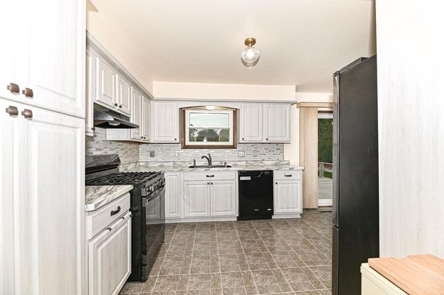 9014 W Dallas STREET, Milwaukee, WI 53224