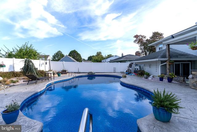 19 DUNCAN DR, Hamilton Twp, NJ 08690