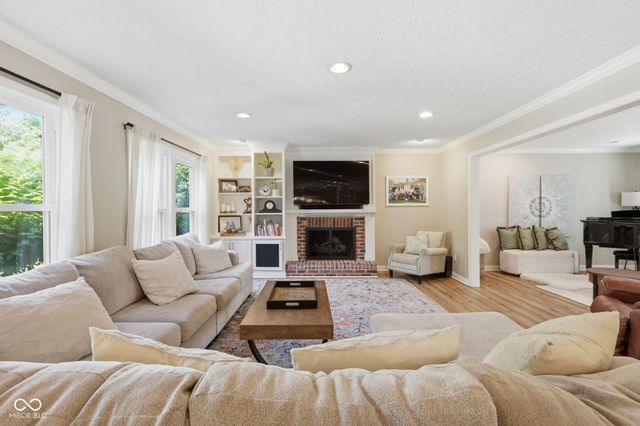 8404 Eastbay Drive, Indianapolis, IN 46236