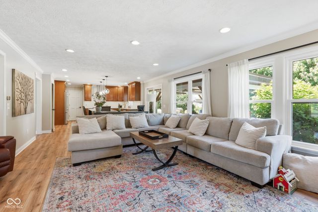 8404 Eastbay Drive, Indianapolis, IN 46236