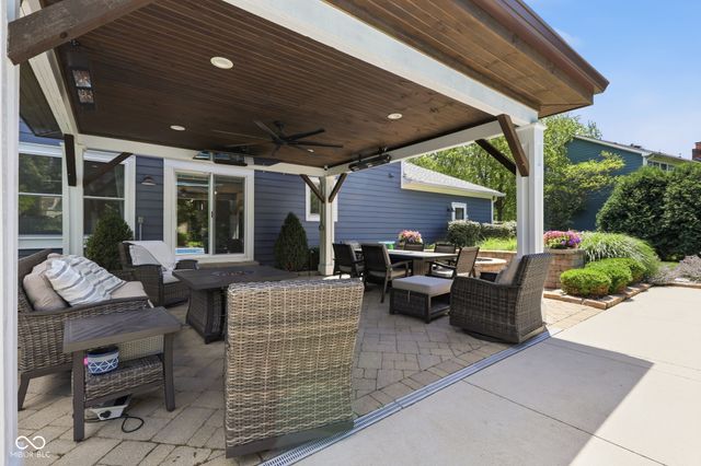 8404 Eastbay Drive, Indianapolis, IN 46236
