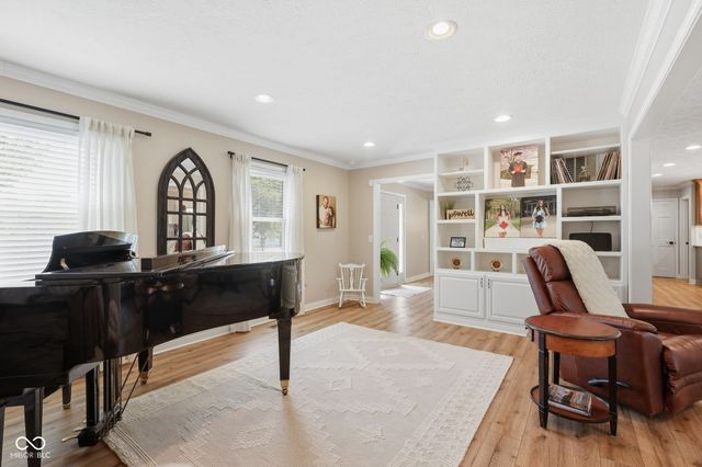 8404 Eastbay Drive, Indianapolis, IN 46236