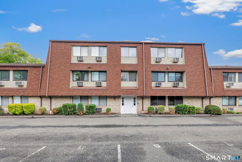 22 Radio Place 8, Stamford, CT 06906