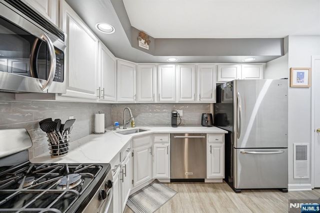 300 Coventry Court, Ramsey, NJ 07446