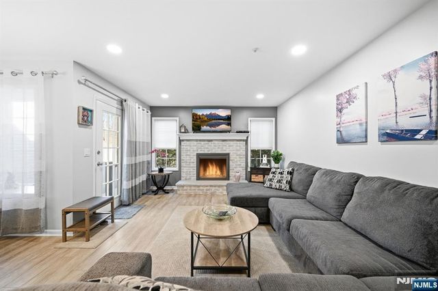 300 Coventry Court, Ramsey, NJ 07446