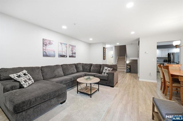 300 Coventry Court, Ramsey, NJ 07446