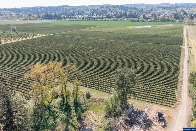3372 River Bend Rd NW, Salem, OR 97304