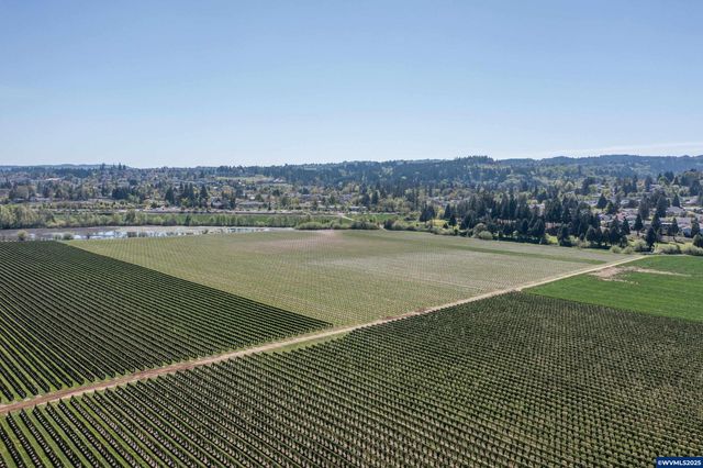 3372 River Bend Rd NW, Salem, OR 97304