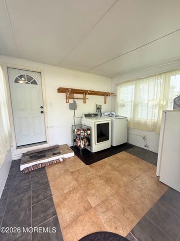 878 Salem Drive, Toms River, NJ 08753