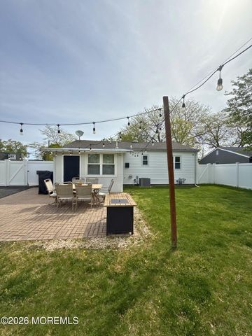 878 Salem Drive, Toms River, NJ 08753