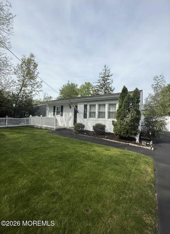 878 Salem Drive, Toms River, NJ 08753