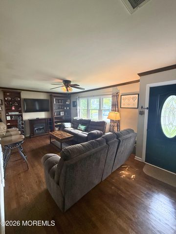 878 Salem Drive, Toms River, NJ 08753