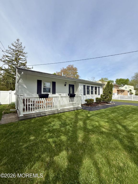 878 Salem Drive, Toms River, NJ 08753