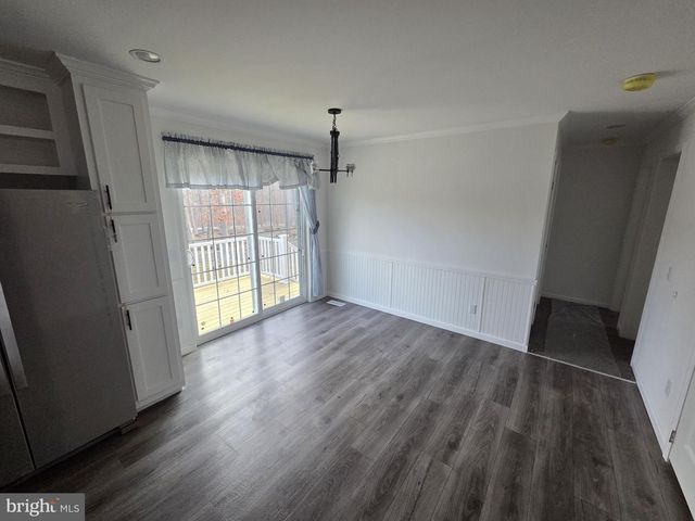 9 HILLSIDE DR, Quakertown, PA 18951