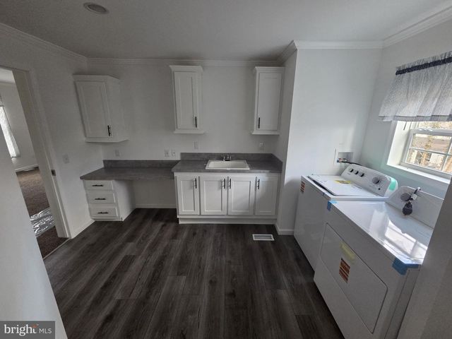 9 HILLSIDE DR, Quakertown, PA 18951