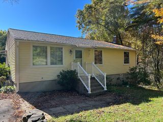 10 Pearl Street, Ware, MA 01082