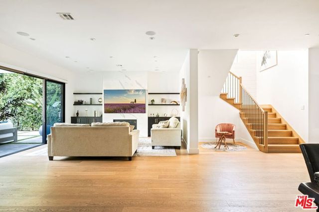 5510 Columbus Avenue, Sherman Oaks, CA 91411