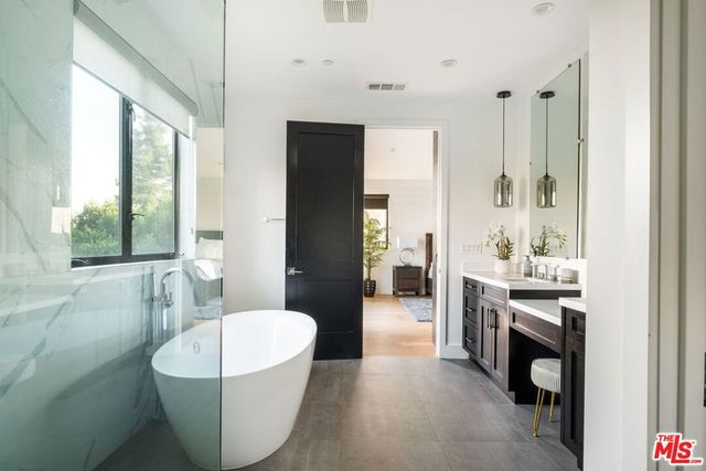 5510 Columbus Avenue, Sherman Oaks, CA 91411