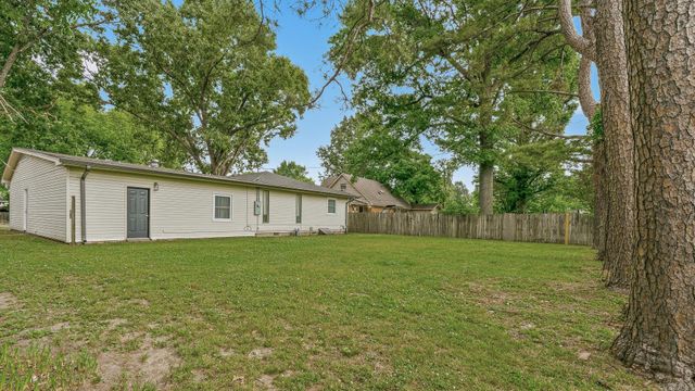 803 Lauderdale, Blytheville, AR 72315