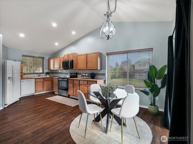 28123 230 Avenue SE, Maple Valley, WA 98038