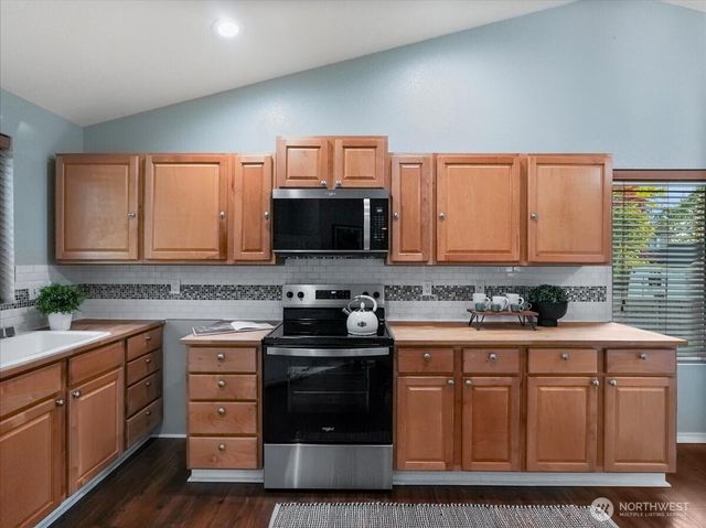 28123 230 Avenue SE, Maple Valley, WA 98038