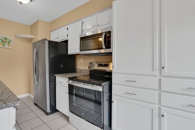 43 Meadowbrook Ln 43, Palmer, MA 01069