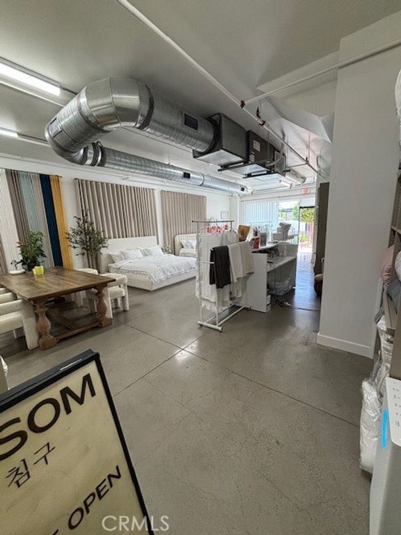 Image 5 of property listing at 6172 Beach Blvd, Buena Park, CA 90621