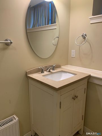 2 Coit Street APT 1, New London, CT 06320