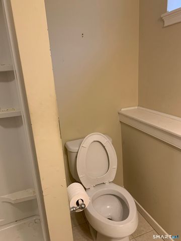 2 Coit Street APT 1, New London, CT 06320