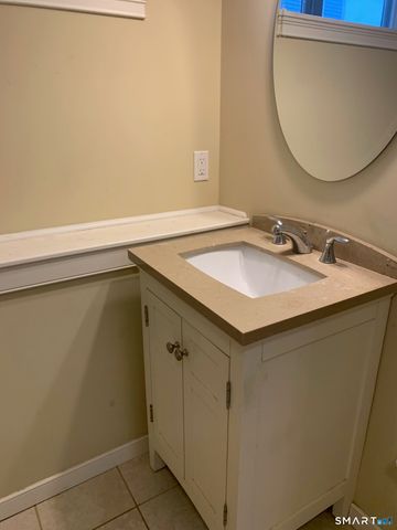 2 Coit Street APT 1, New London, CT 06320