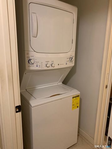 2 Coit Street APT 1, New London, CT 06320