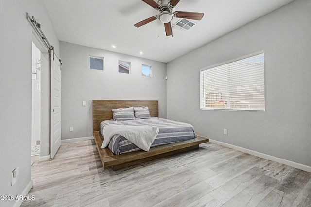 615 W HARWELL Road, Phoenix, AZ 85041