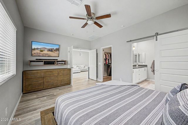 615 W HARWELL Road, Phoenix, AZ 85041
